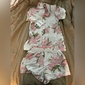 NWT kittenish floral peony pajamas
